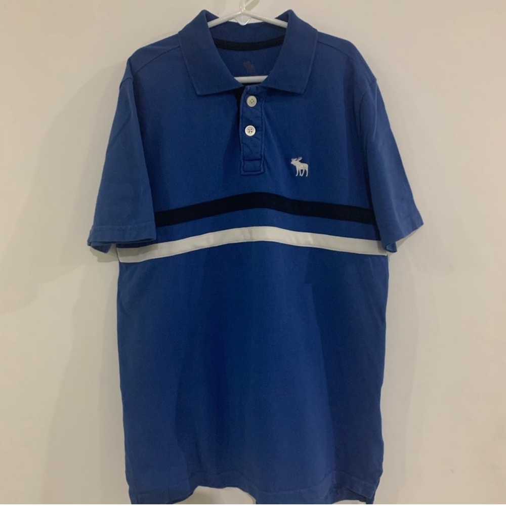 BUNDLE 
Blue jacket, 4 joggers pants and 1 Abercrombie polo shirt